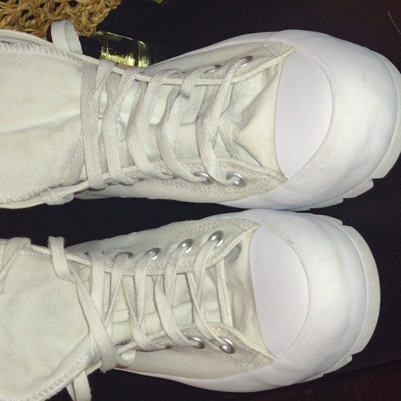 White Platform Converse (Canvas) - Picture 2 of 6